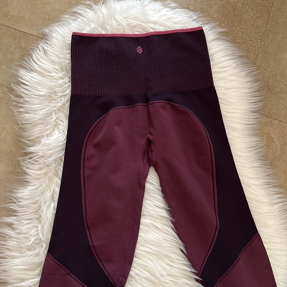 ThirdLove Power Purple Flex Seamless Compression High-Waist Leggings - Picture 10 of 13